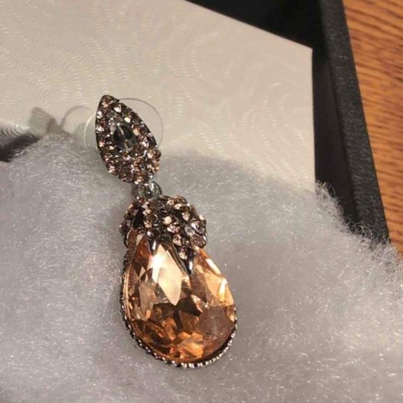 BNIB Vintage Silver and Champagne Colored Tear Drop Stones Earrings - Picture 2 of 8